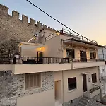 Апартаменты Castle Hill Rooftop *